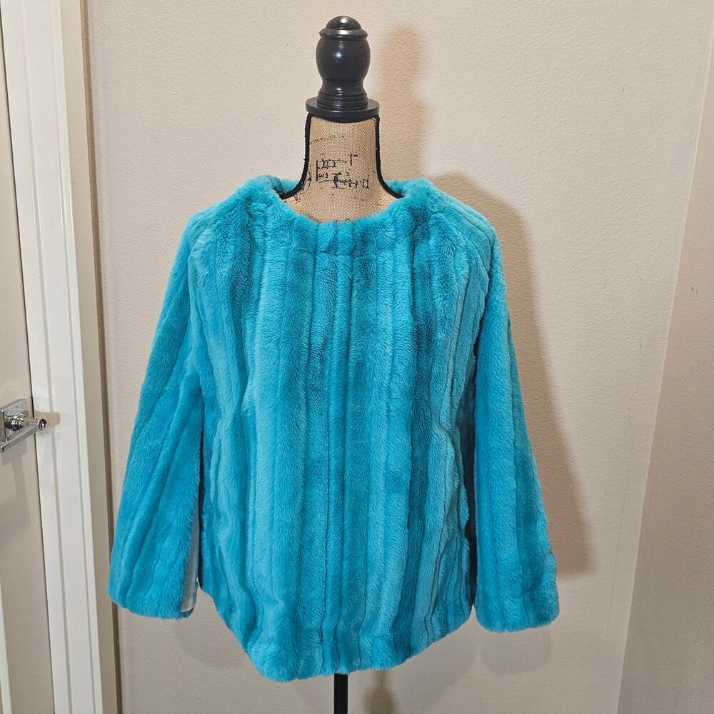 NWOT SS Women's Faux Fur Poncho Size OS